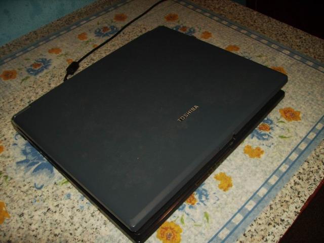 Ноутбук Toshiba Satellite 1135: перспектива закрытый
