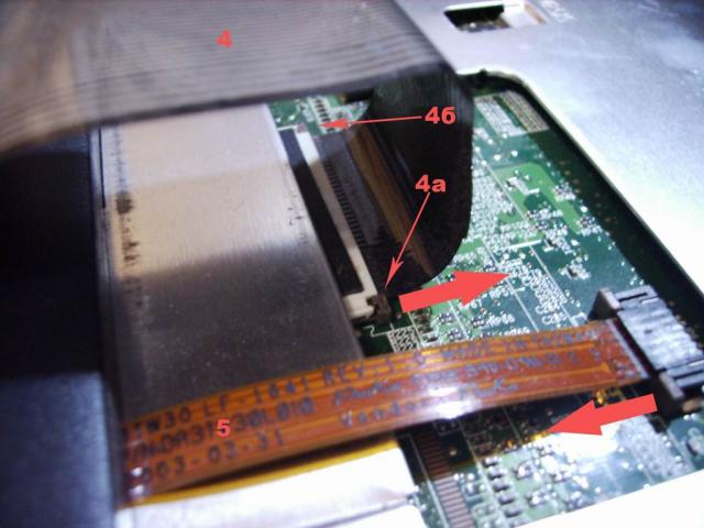 Toshiba Satellite 1135 - разборка ноутбука: отсоединение шлейфа клавиатуры и тачпада