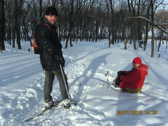 Готовлюсь к спуску на лыжах